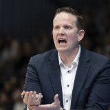 Le Fribourg Olympic de Thibaut Petit a maîtrisé son sujet dimanche face aux Lions KEYSTONE/ANTHONY ANEX